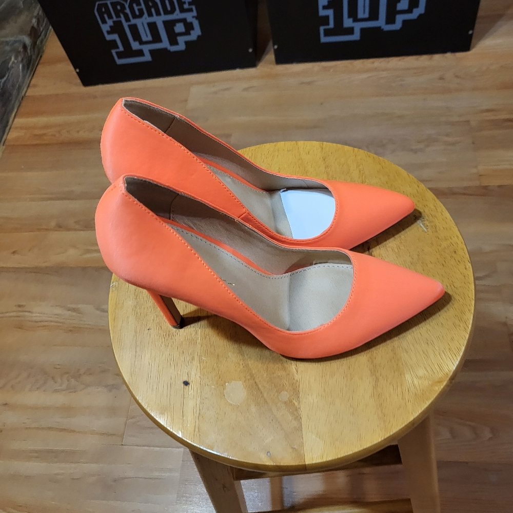 Ladies dress shoes